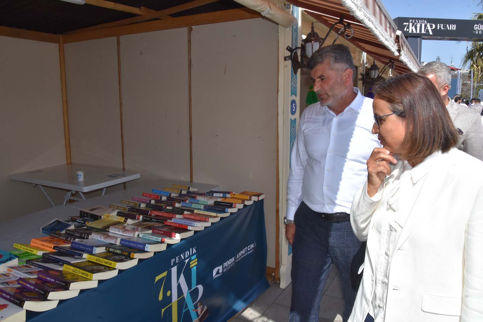 Kitap severlere güzel haber! Pendik Kitap Fuarı bugün başladı!