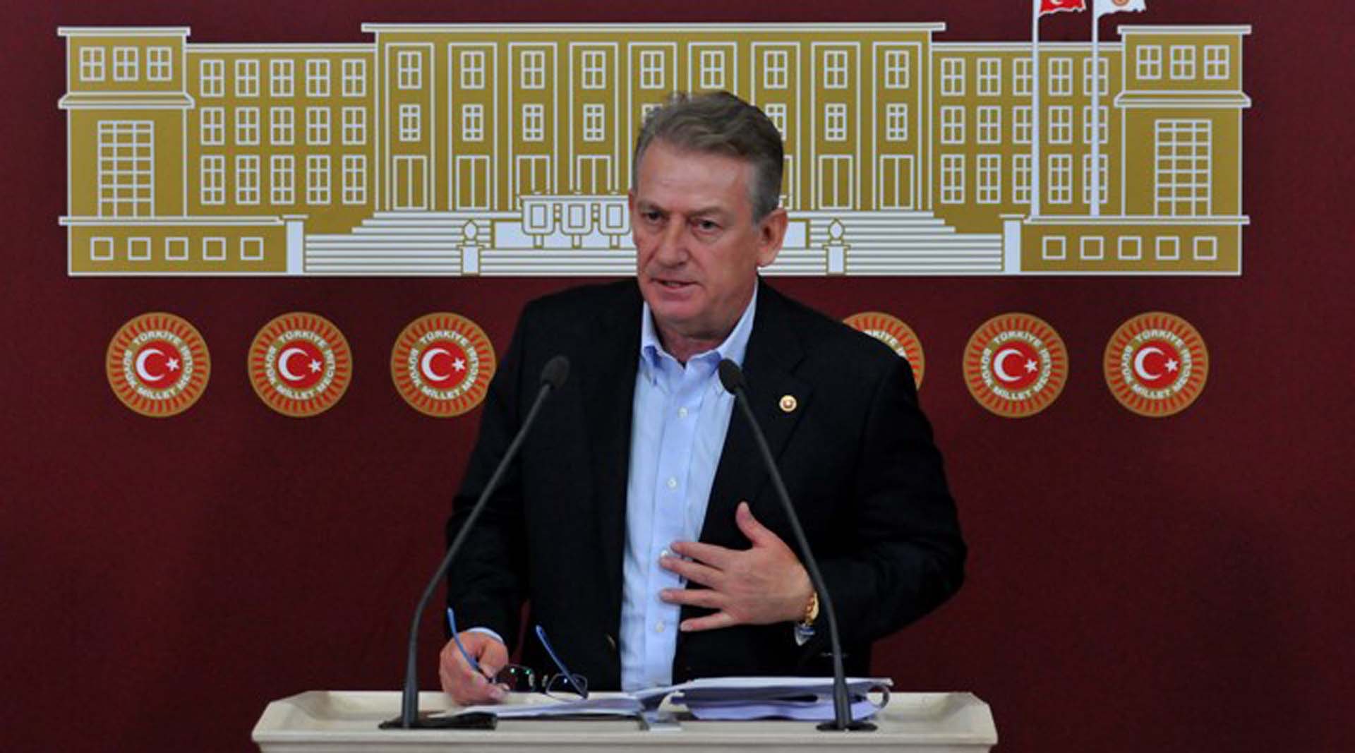 Son Dakika: Eski CHP Milletvekili Haluk Pekşen yaşamını yitirdi