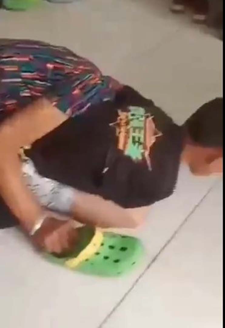 Büyükannesinin kendisini dövmesine dayamadı! 10 yaşındaki çocuk, boynundan tuttuğu yaşlı kadını dakikalar içinde öldürdü!