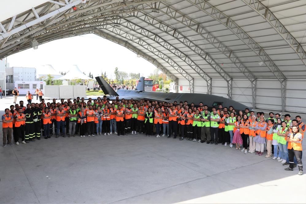 Türkiye’nin ilk insansız savaş uçağı Bayraktar Kızılelma kritik bir eşiği daha başarıyla geçti! Motor entegrasyon testi tamamlandı! 