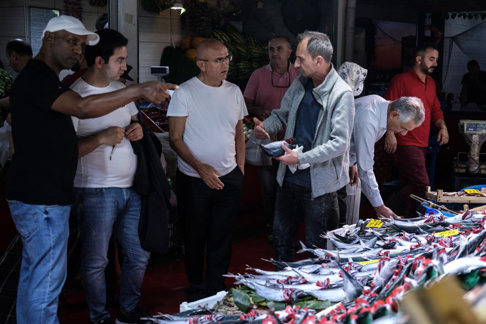 Vatandaşın cebi rahatladı! Balık fiyatları yarı yarıya düştü!