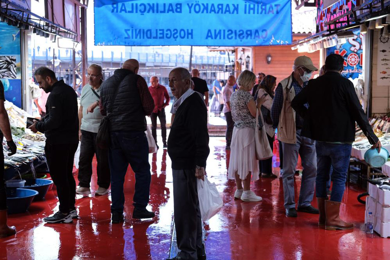 Vatandaşın cebi rahatladı! Balık fiyatları yarı yarıya düştü!