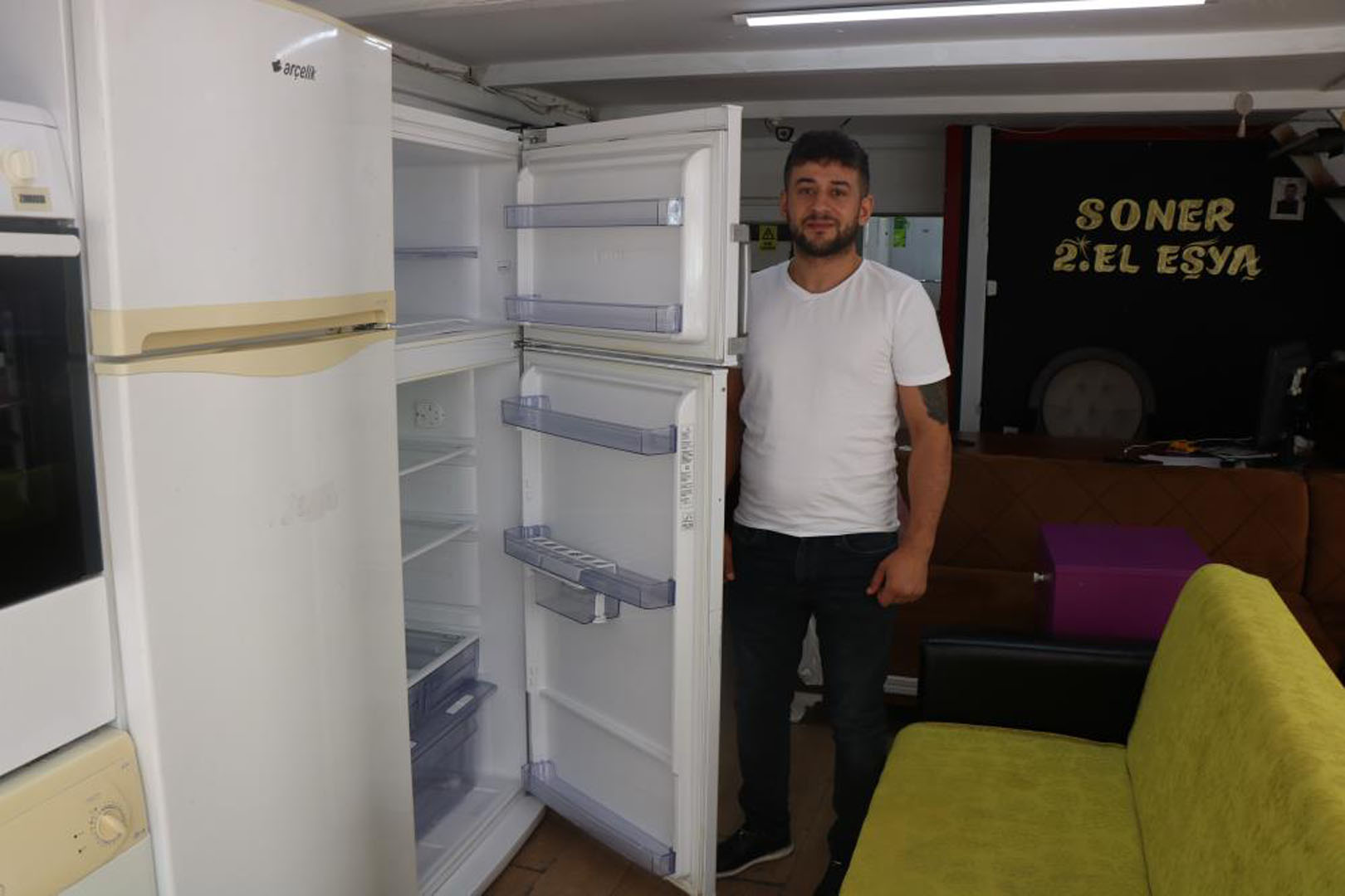 Sıfır eşyaların fiyatı el yaktı, ikinci ele olan talep arttı! Öğrenciler spotçulara akın etti!