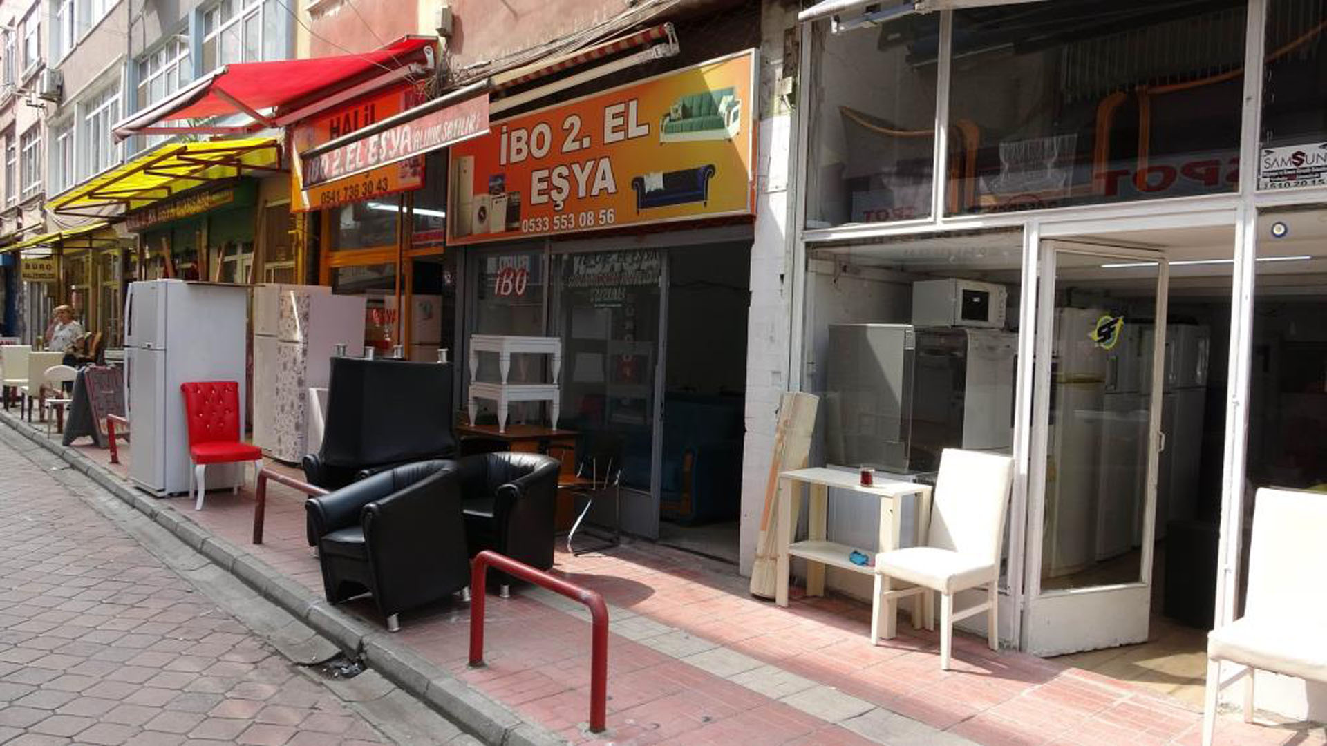 Sıfır eşyaların fiyatı el yaktı, ikinci ele olan talep arttı! Öğrenciler spotçulara akın etti!