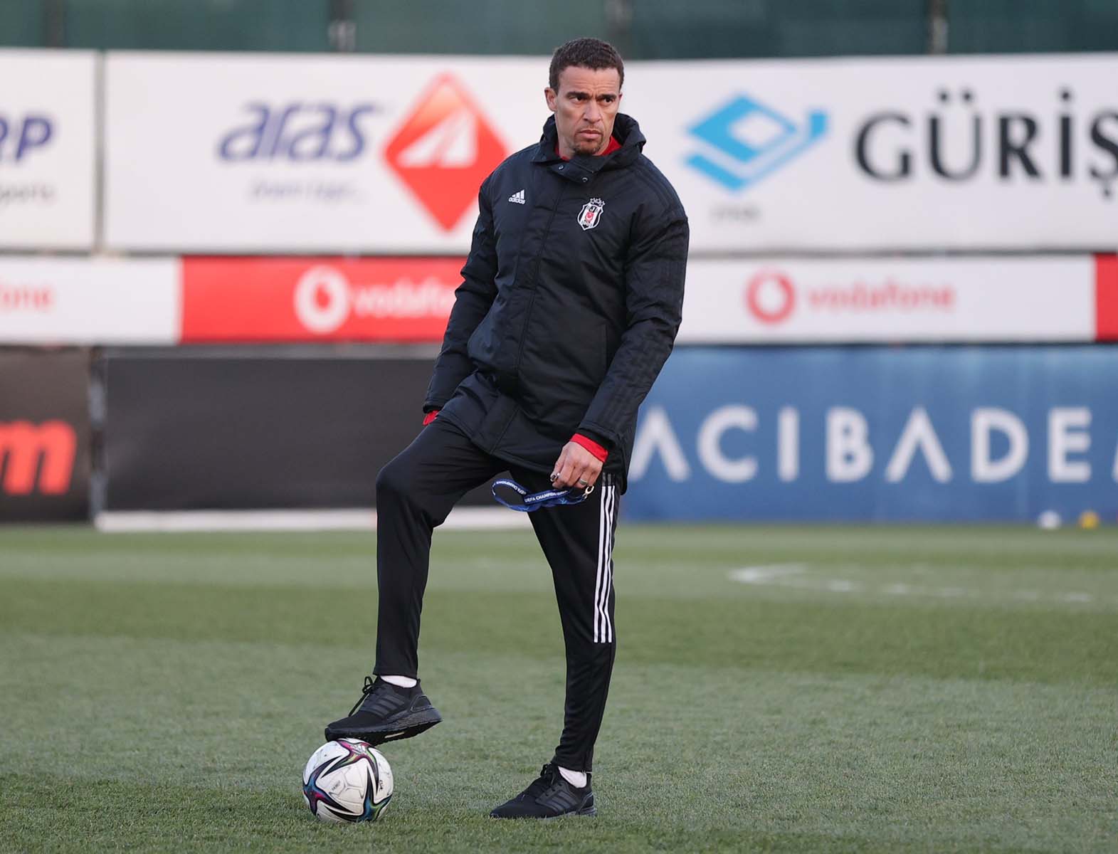 Beşiktaş'ta Valerien Ismael çatlağı! Kaderi Fenerbahçe'nin maçına bağlı: Ya tamam, ya devam! 