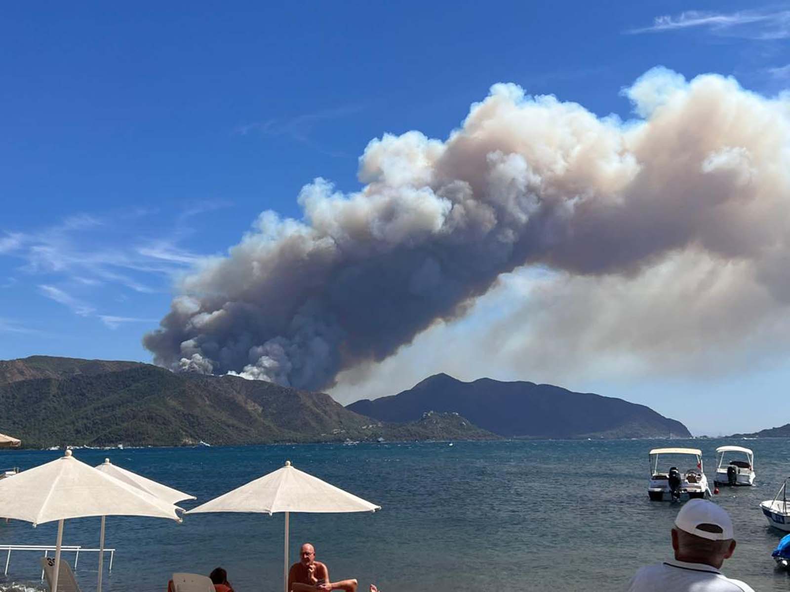 Son dakika | Ciğerimiz yanıyor: Muğla Marmaris'te orman yangını! Ekipler müdahale ediyor