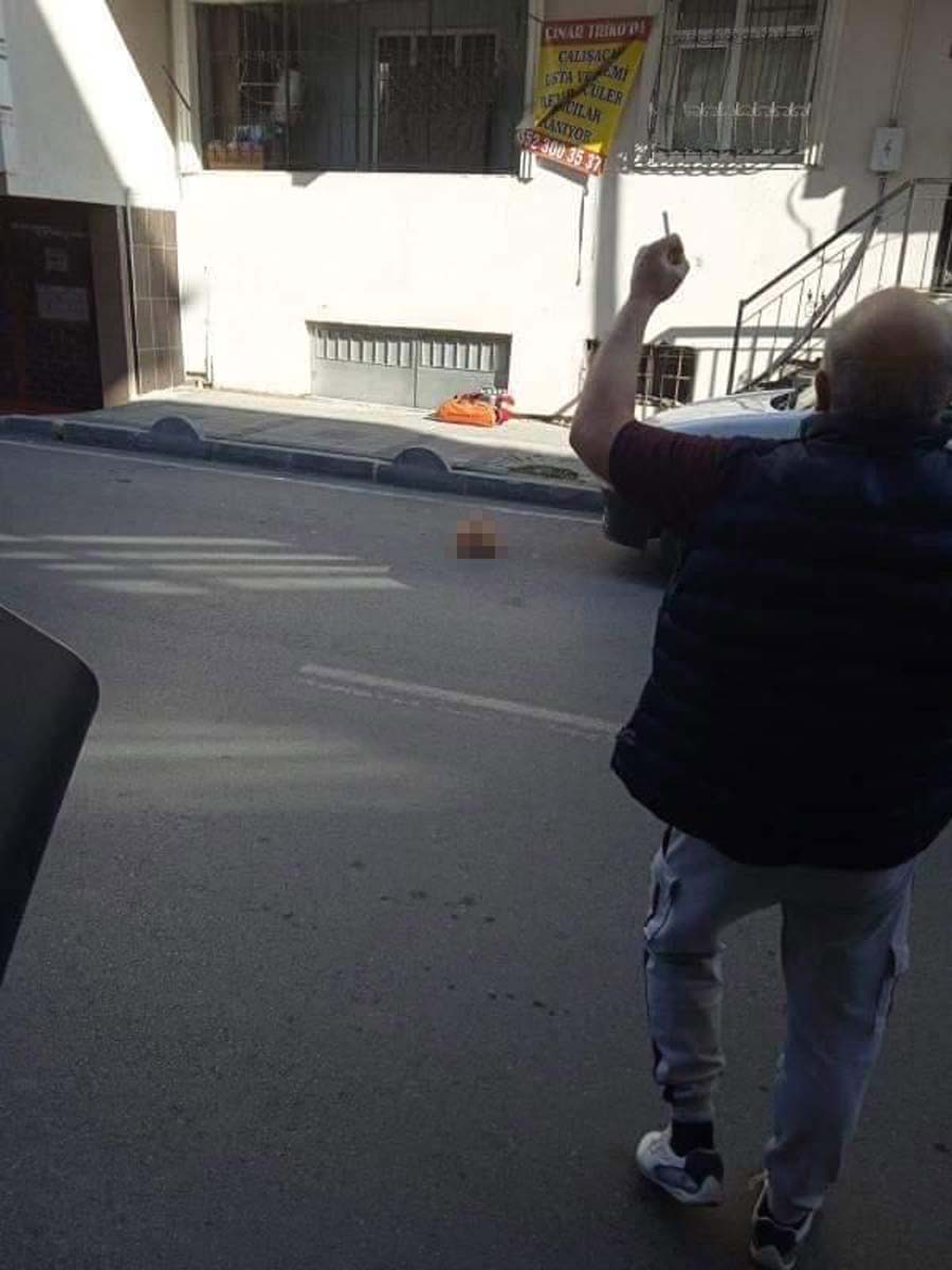 İstanbul Bağcılar'da korkunç olay! Annesinin başını kesip sokağa attı!