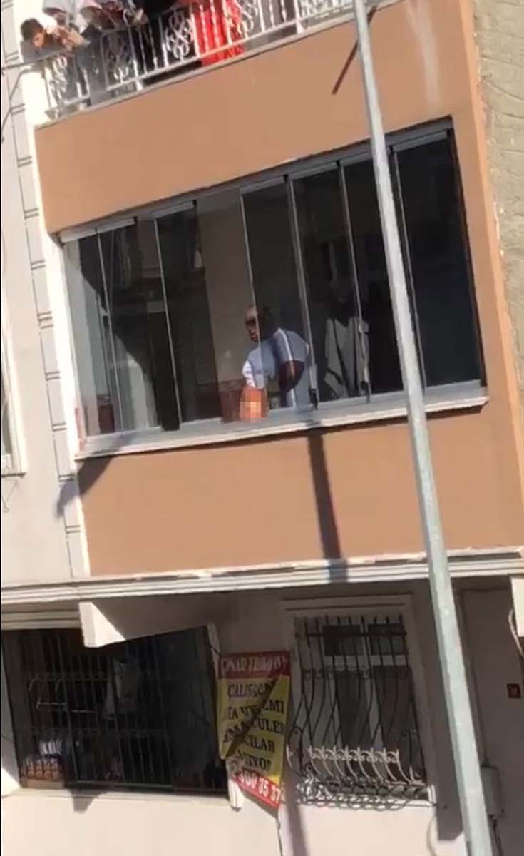 İstanbul Bağcılar'da korkunç olay! Annesinin başını kesip sokağa attı!