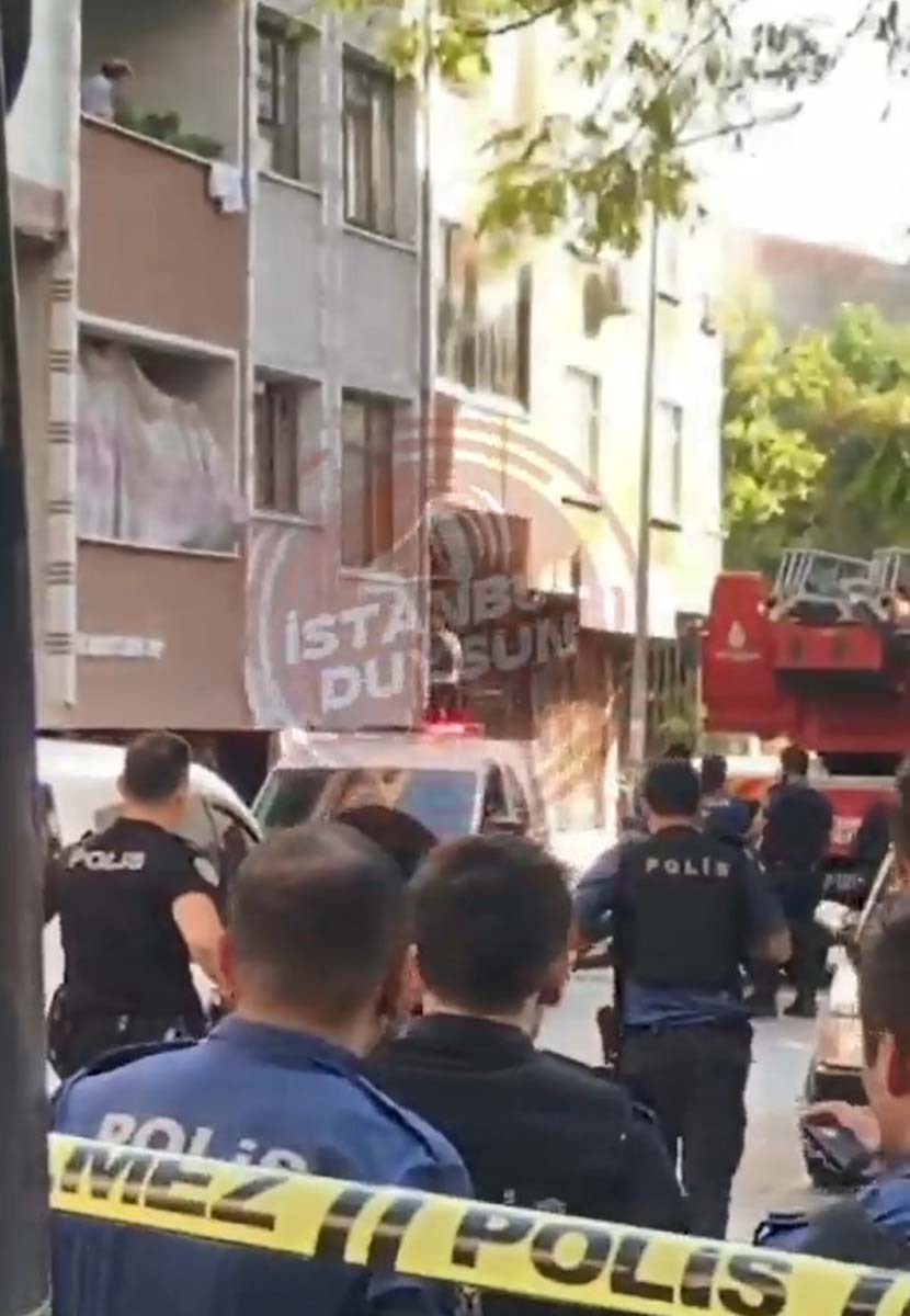 İstanbul Bağcılar'da korkunç olay! Bir kişinin, öldürdüğü annesinin başını kesti iddiası!