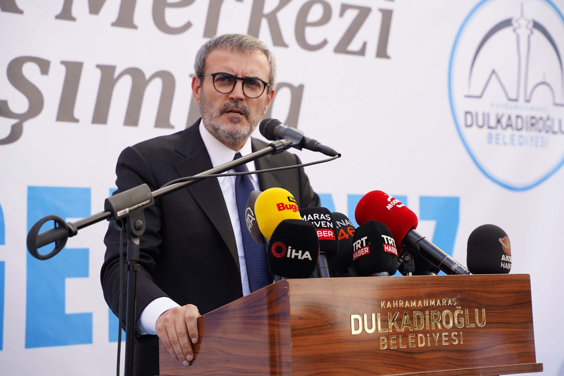 AK Partili Mahir Ünal'dan anket çıkışı: AK Parti'nin oyları artıyor, CHP ise o seviyede takılıp kaldı!