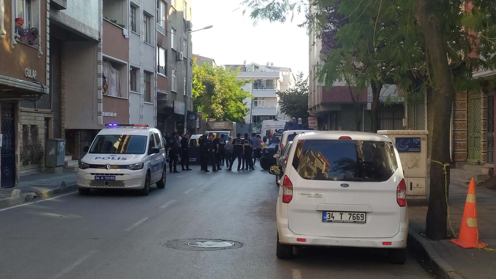 Son dakika! İstanbul Bağcılar'da annesinin kafasını keserek balkondan aşağı atan şahıs tutuklandı!
