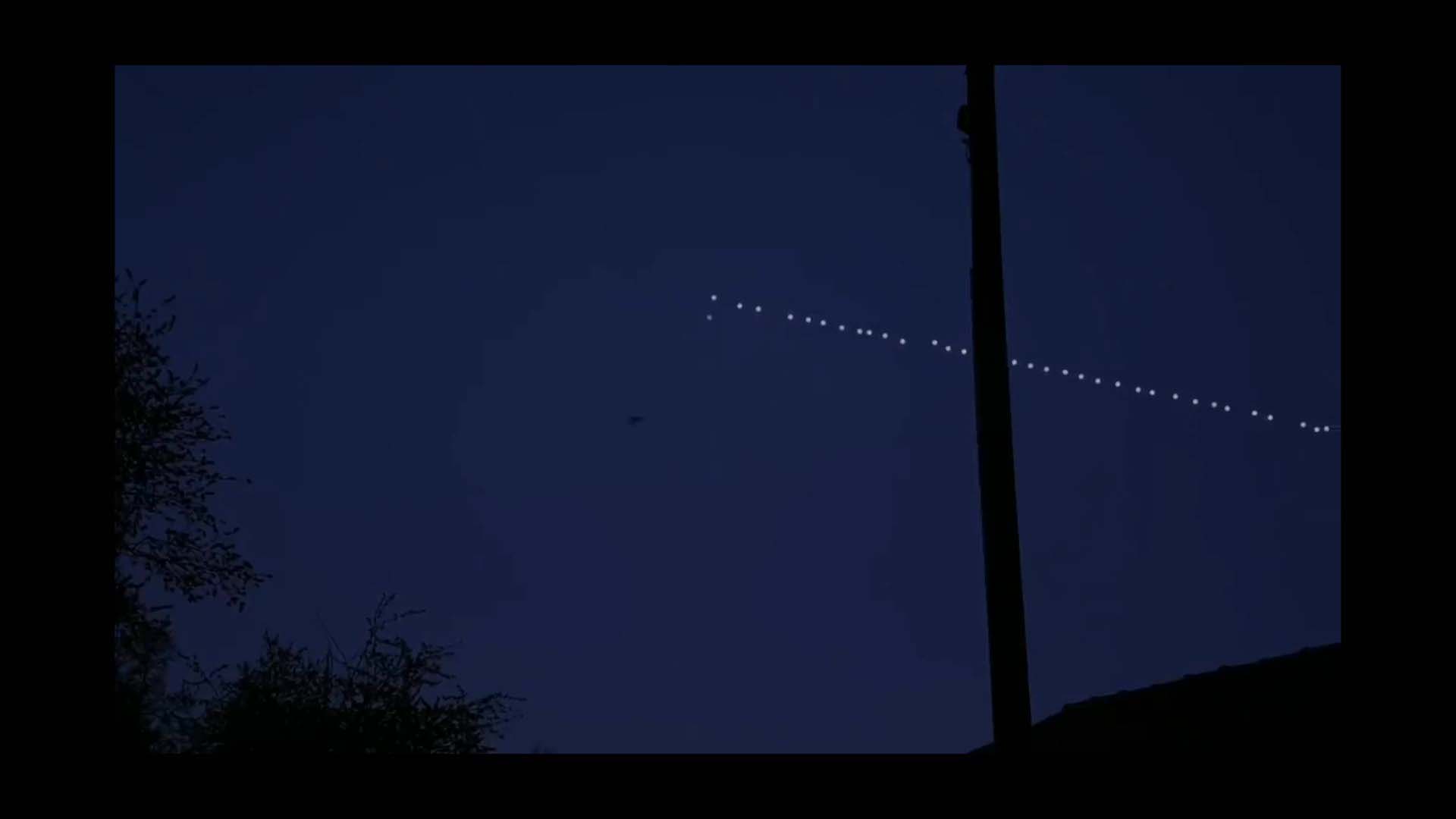 Gökyüzüne bakan herkes gördü! Elon Musk'ın Starlink uyduları İran'a yola çıktı! 