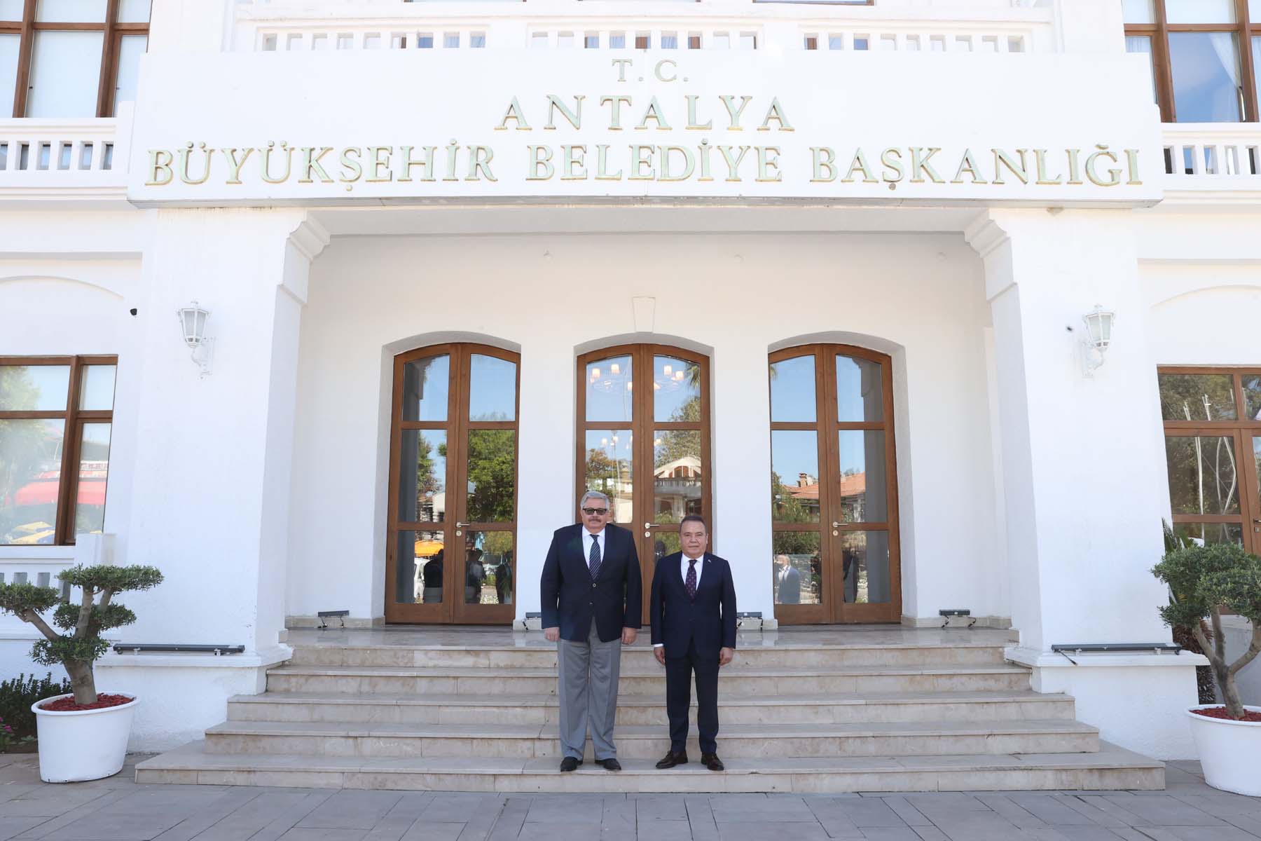 Başkan Böcek'ten Rus turist açıklaması: 2 milyonu geçti