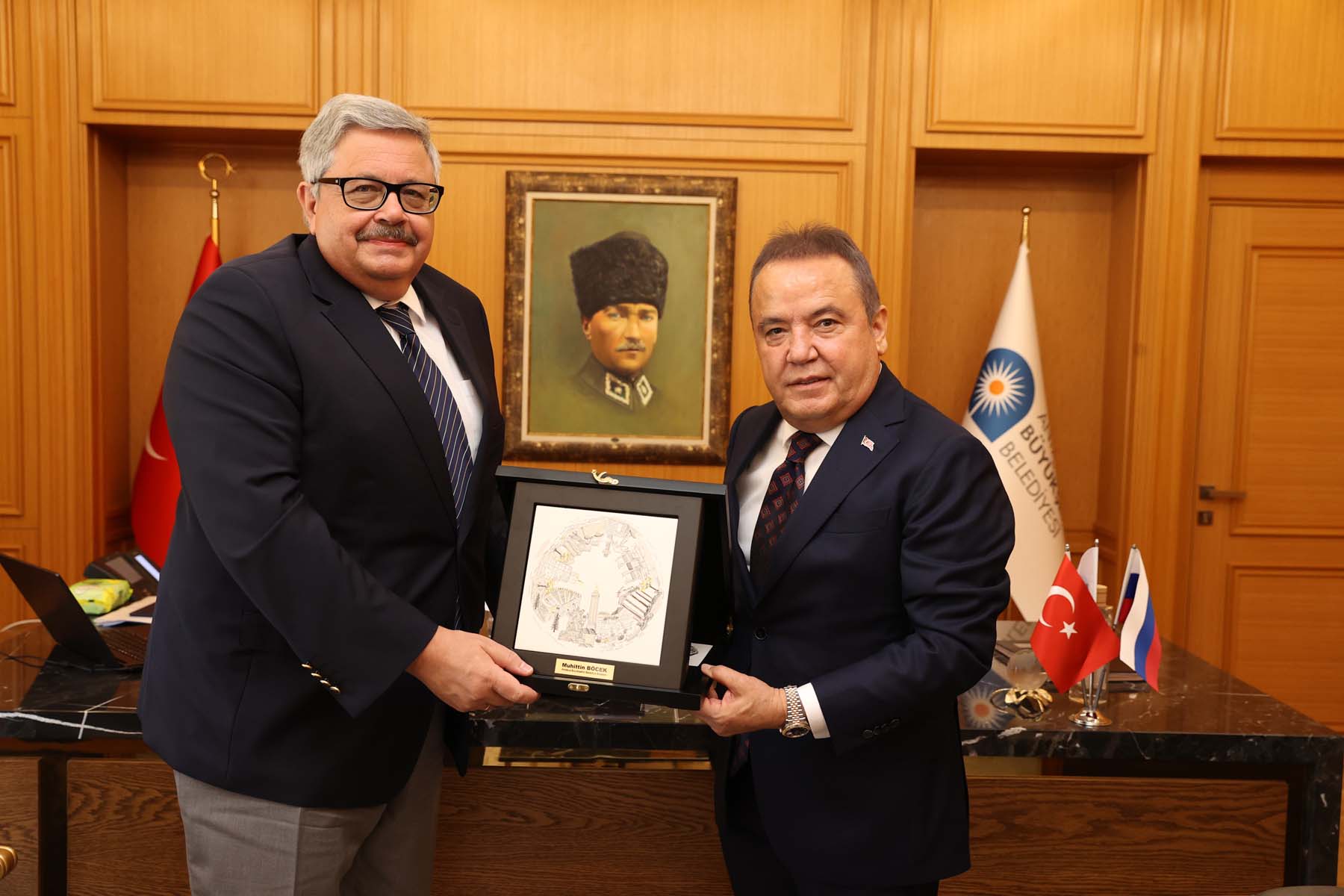 Başkan Böcek'ten Rus turist açıklaması: 2 milyonu geçti