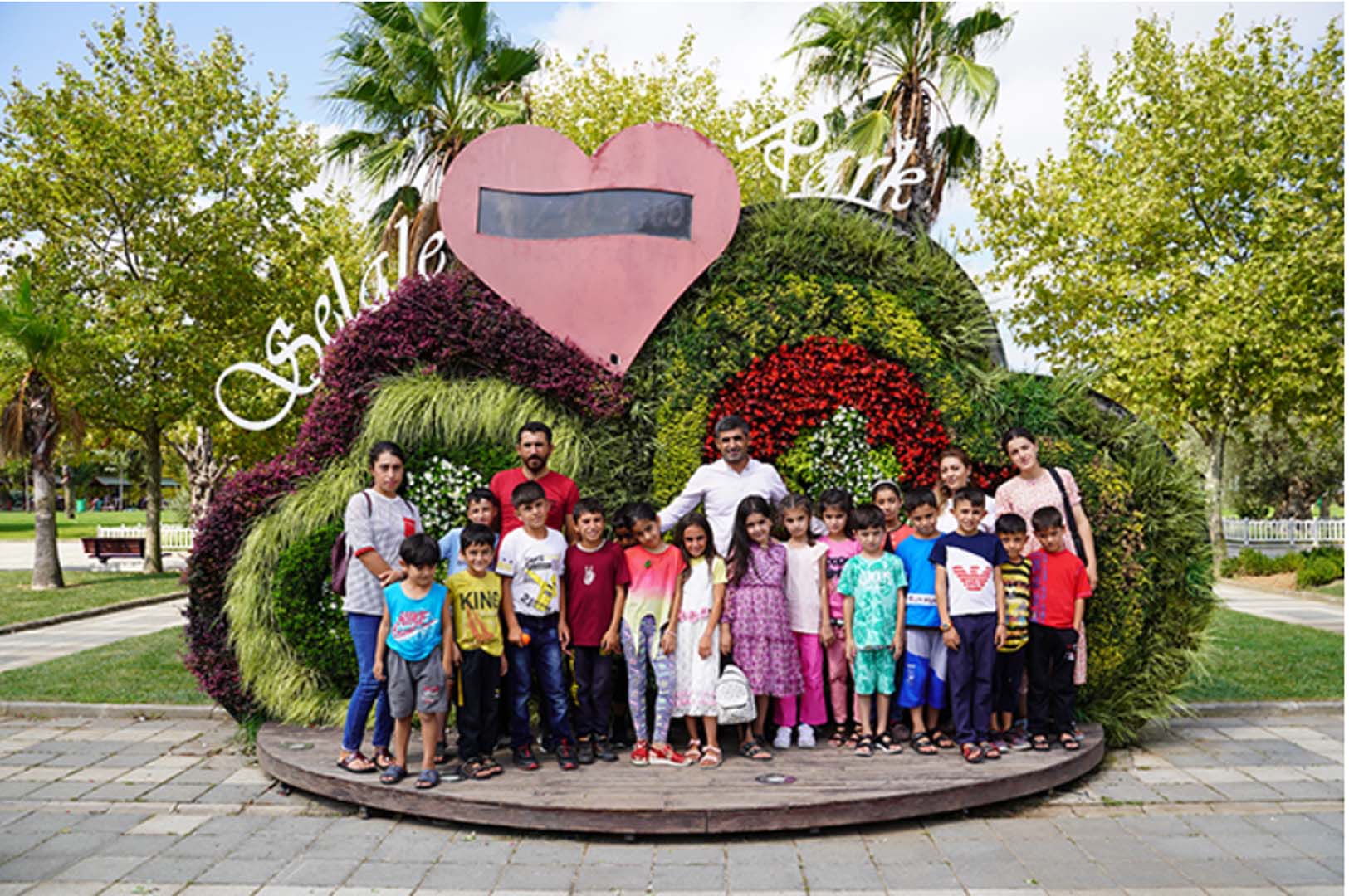 Şadi Yazıcı gelen isteği kırmadı! Mardinli öğrencileri İstanbul'a davet etti!