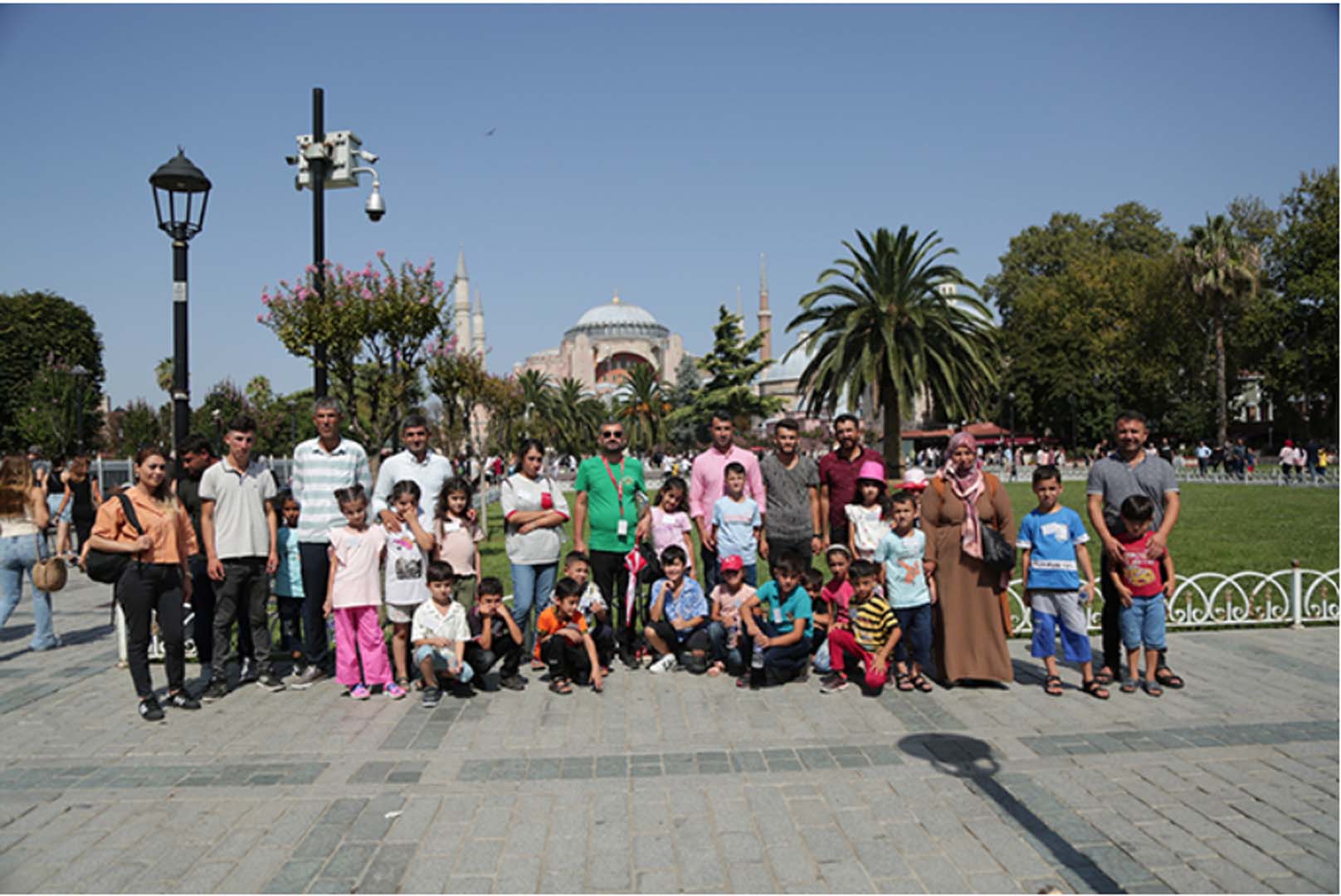 Şadi Yazıcı gelen isteği kırmadı! Mardinli öğrencileri İstanbul'a davet etti!