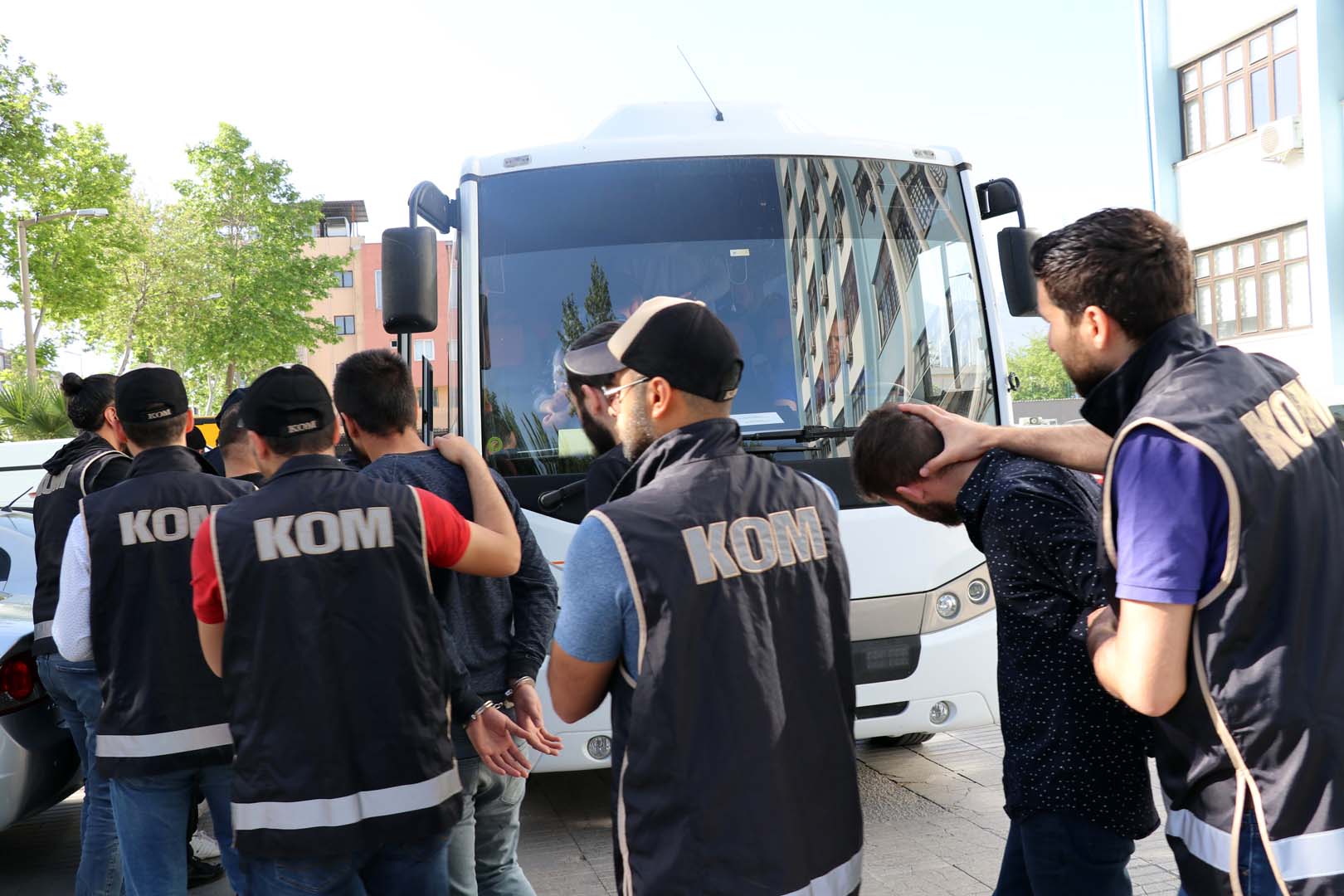 İstanbul'da 'Kökünü Kurutma' operasyonu! 337 kişi gözaltına alındı!