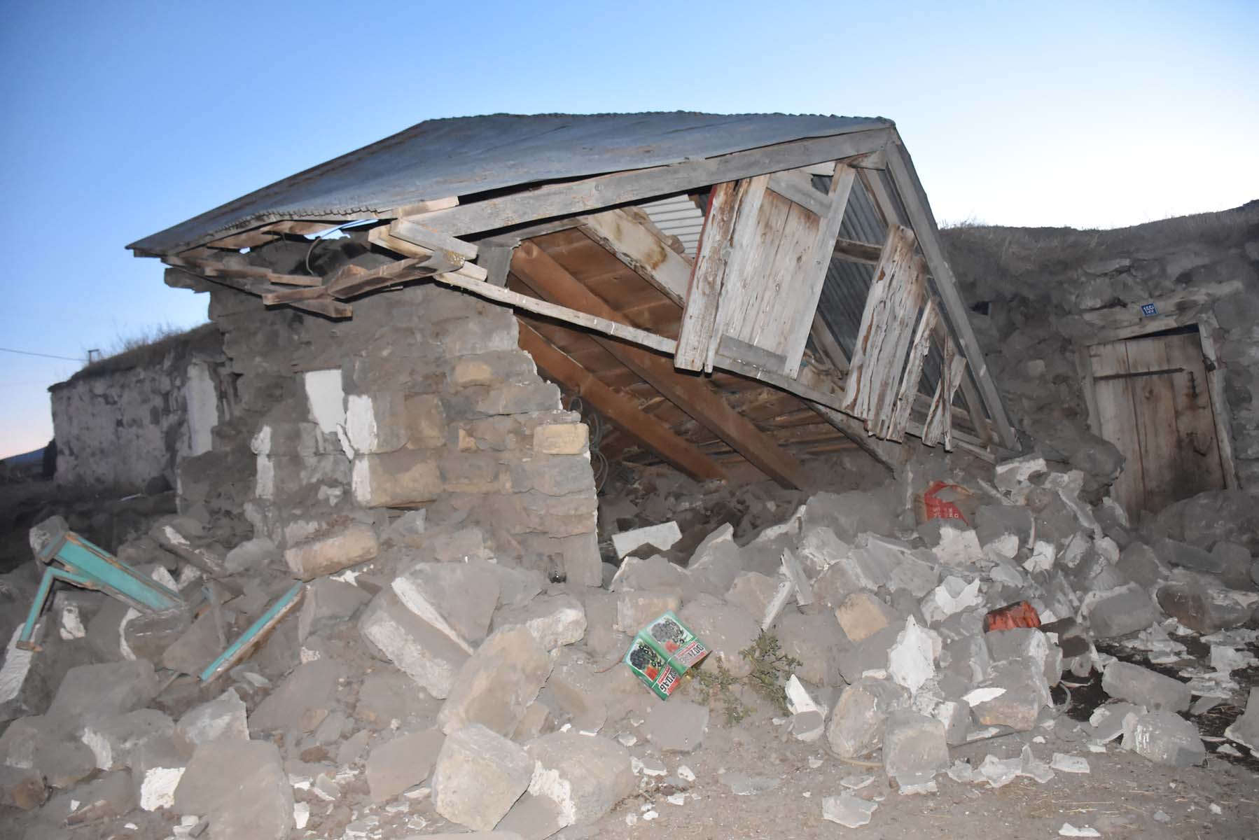 Ardahan Göle'de 5.0 büyüklüğünde deprem! AFAD son durumu açıkladı: Hasar alan yapılar var