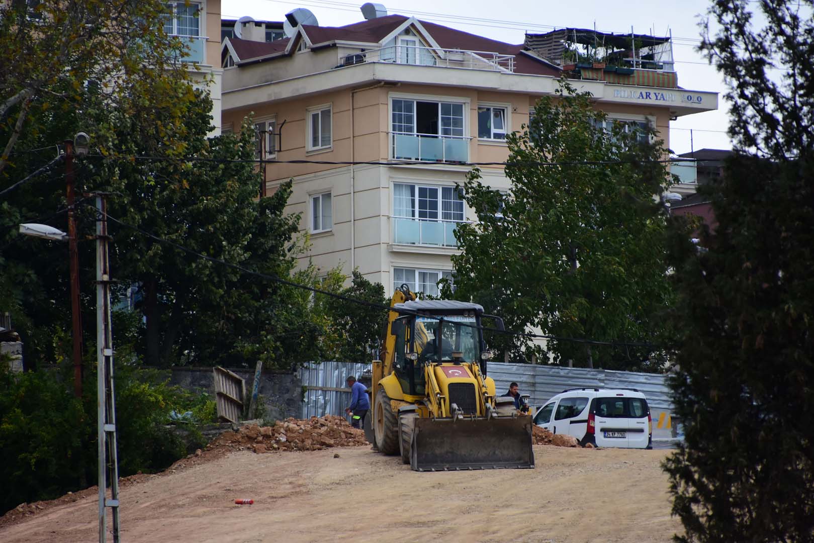 Pendik Yayalar Mahallesi yenileniyor! Yol açma ve genişletme çalışması yapıldı!