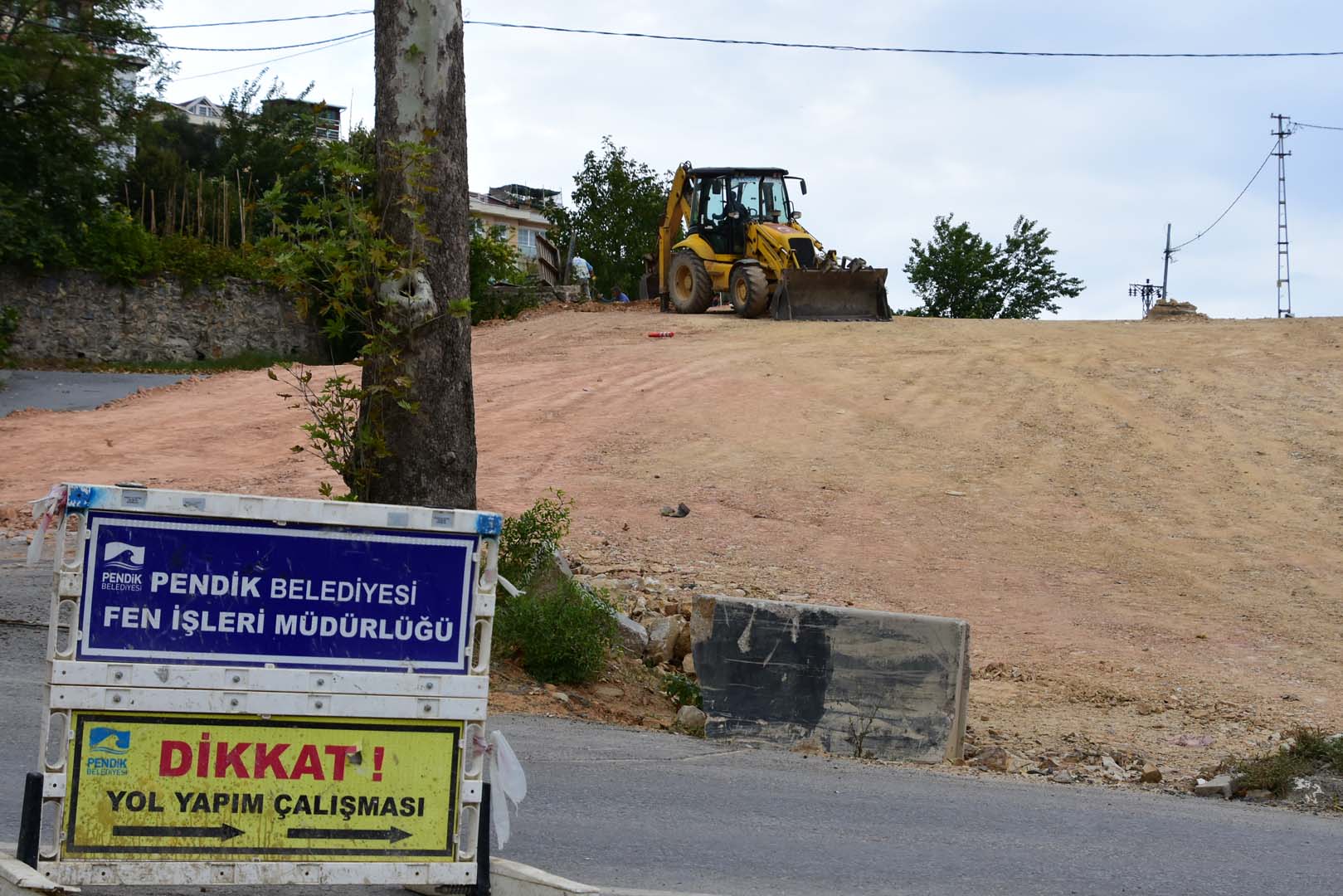 Pendik Yayalar Mahallesi yenileniyor! Yol açma ve genişletme çalışması yapıldı!