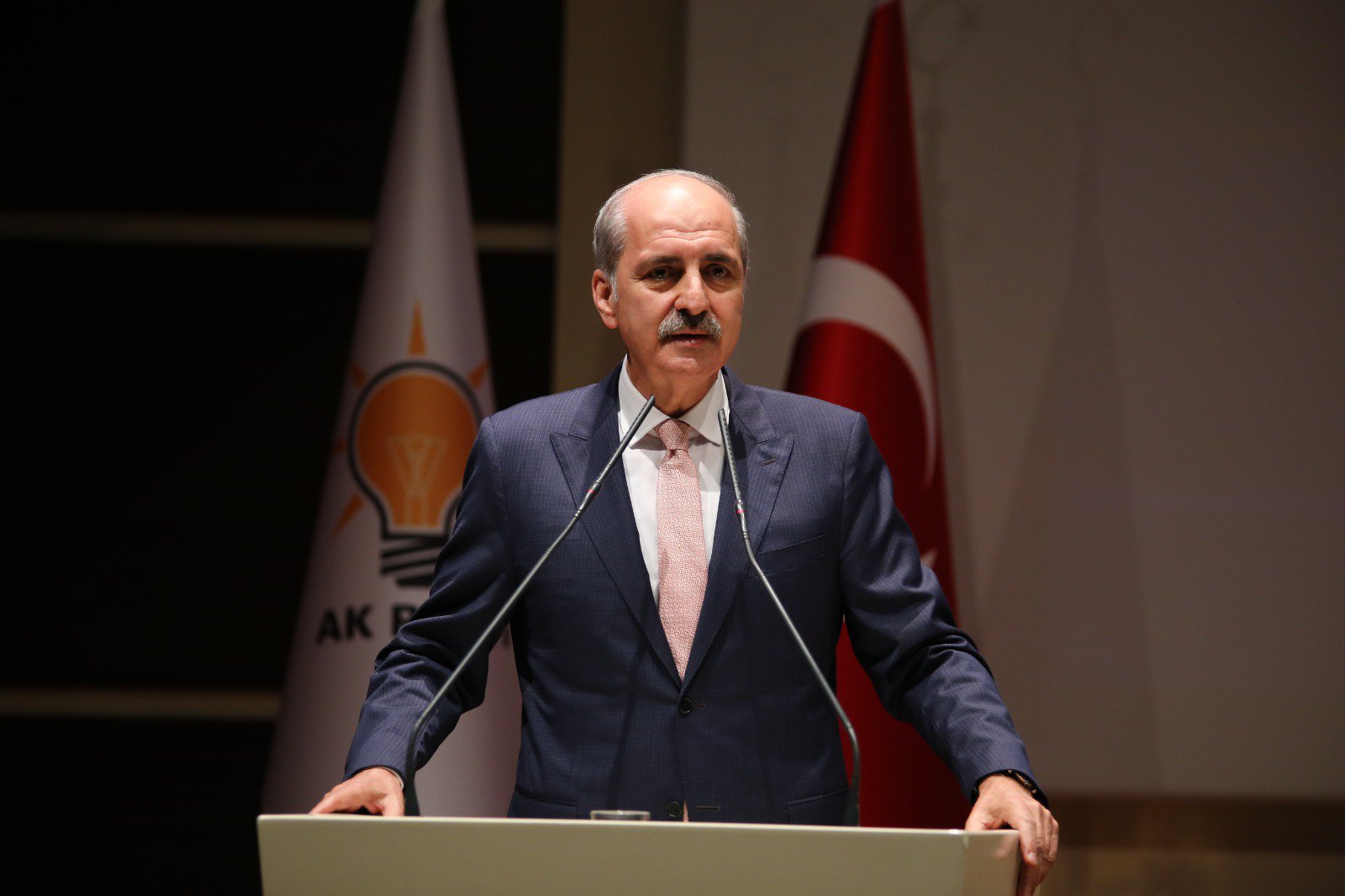 AK Partili Numan Kurtulmuş'tan heyecanlandıran asgari ücret açıklaması! Herkesi tatmin edecek