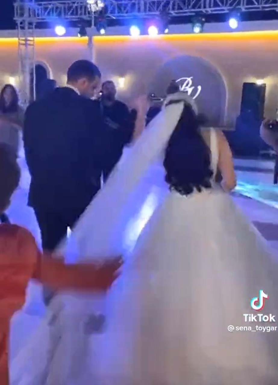 Milyonlarca kez izlendi! Gelini duvağından çekerek düşüren çocuk, sosyal medyayı salladı!