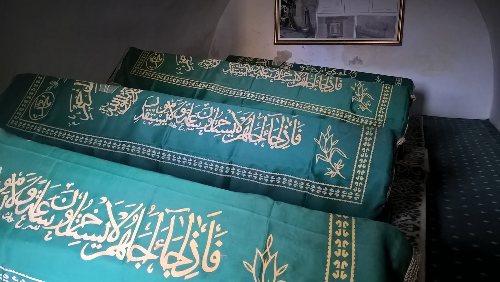 Rüyada yeşil örtü görmek, yeşil örtü satın almak ne demek? Rüyada tabutun üstünde yeşil örtü görmek, yeşil masa örtüsü görmek tabiri