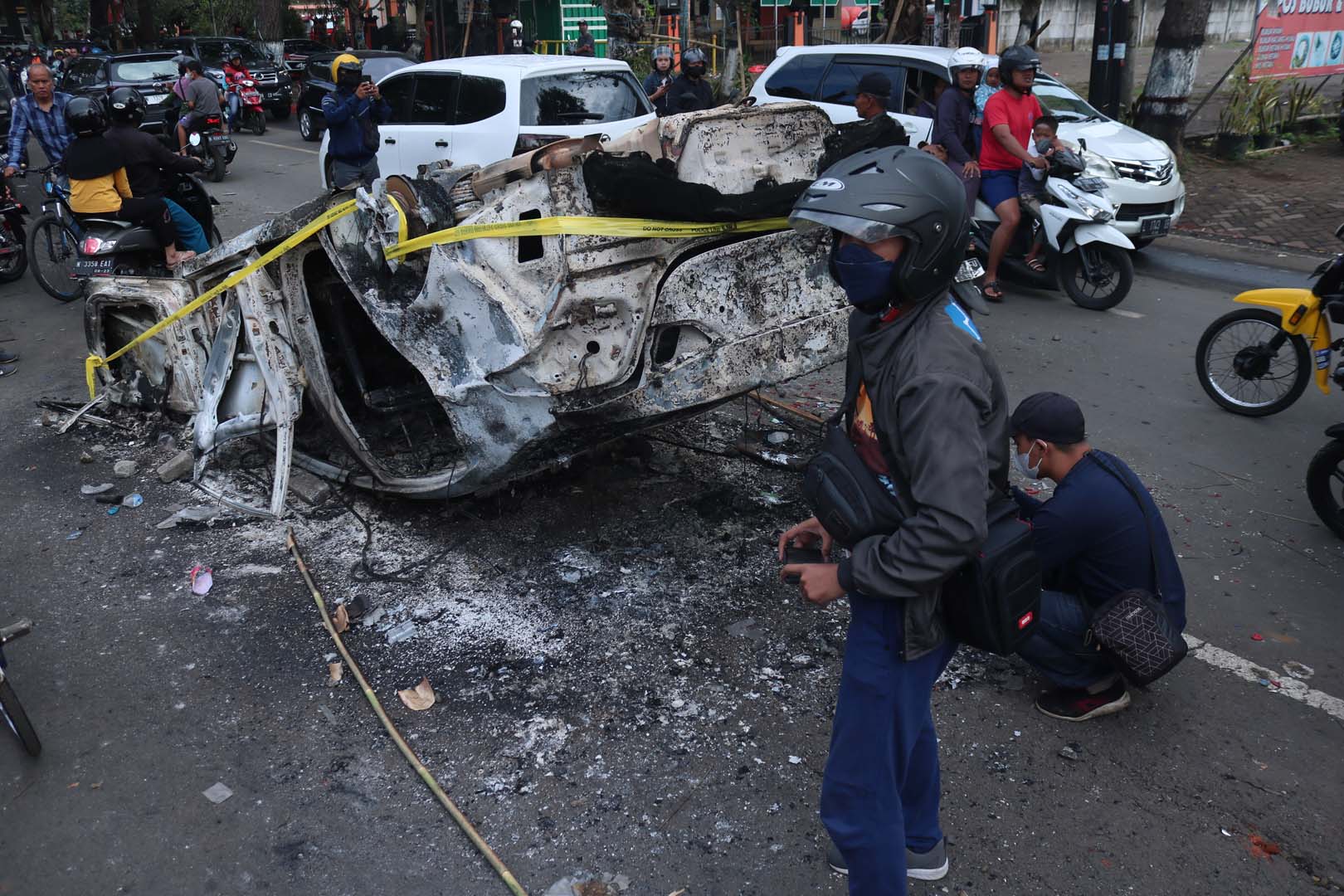 Endonezya'da futbol maçında izdiham! Yüzlerce ölü ve yaralı var!