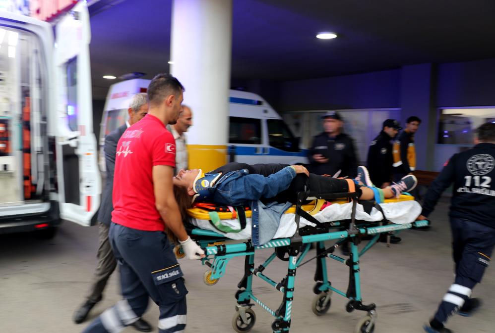 Erzincan'da feci kaza! Çok sayıda yaralı var