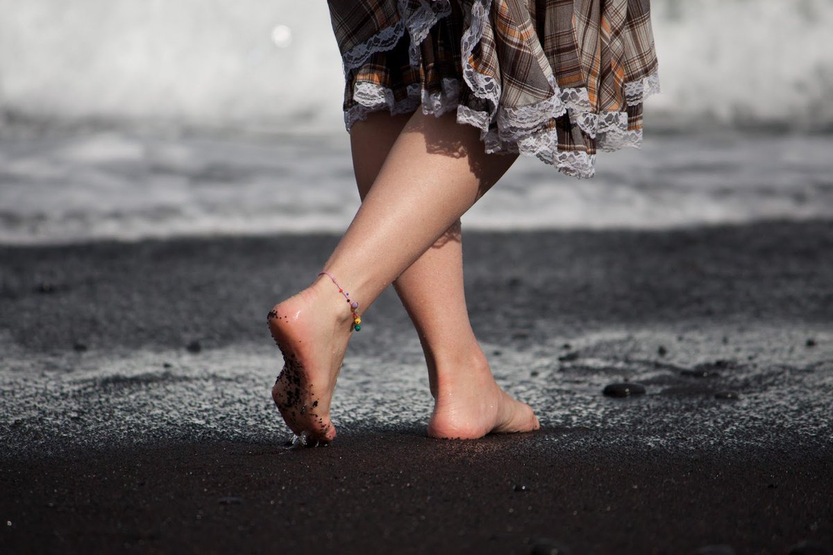 Rüyada yalınayak koşmak, yürümek, birinin peşinden koşmak ne demek? Rüyada koşan birini görmek tabiri