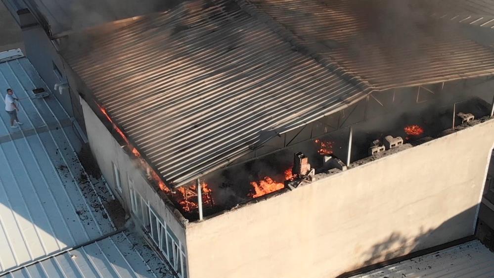 Bursa'da korkutan yangın! Ev alev alev yandı