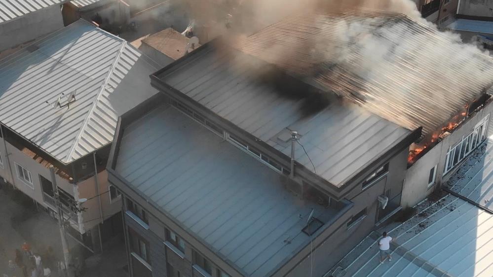 Bursa'da korkutan yangın! Ev alev alev yandı