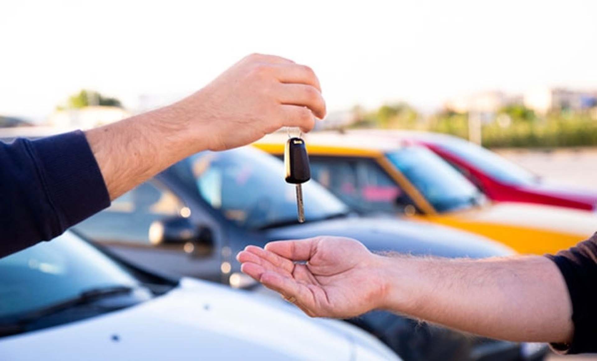 Sıfır araç almak isteyenlere kötü haber! Fiyatı zamlanan araba modelleri belli oldu! Listede yok yok