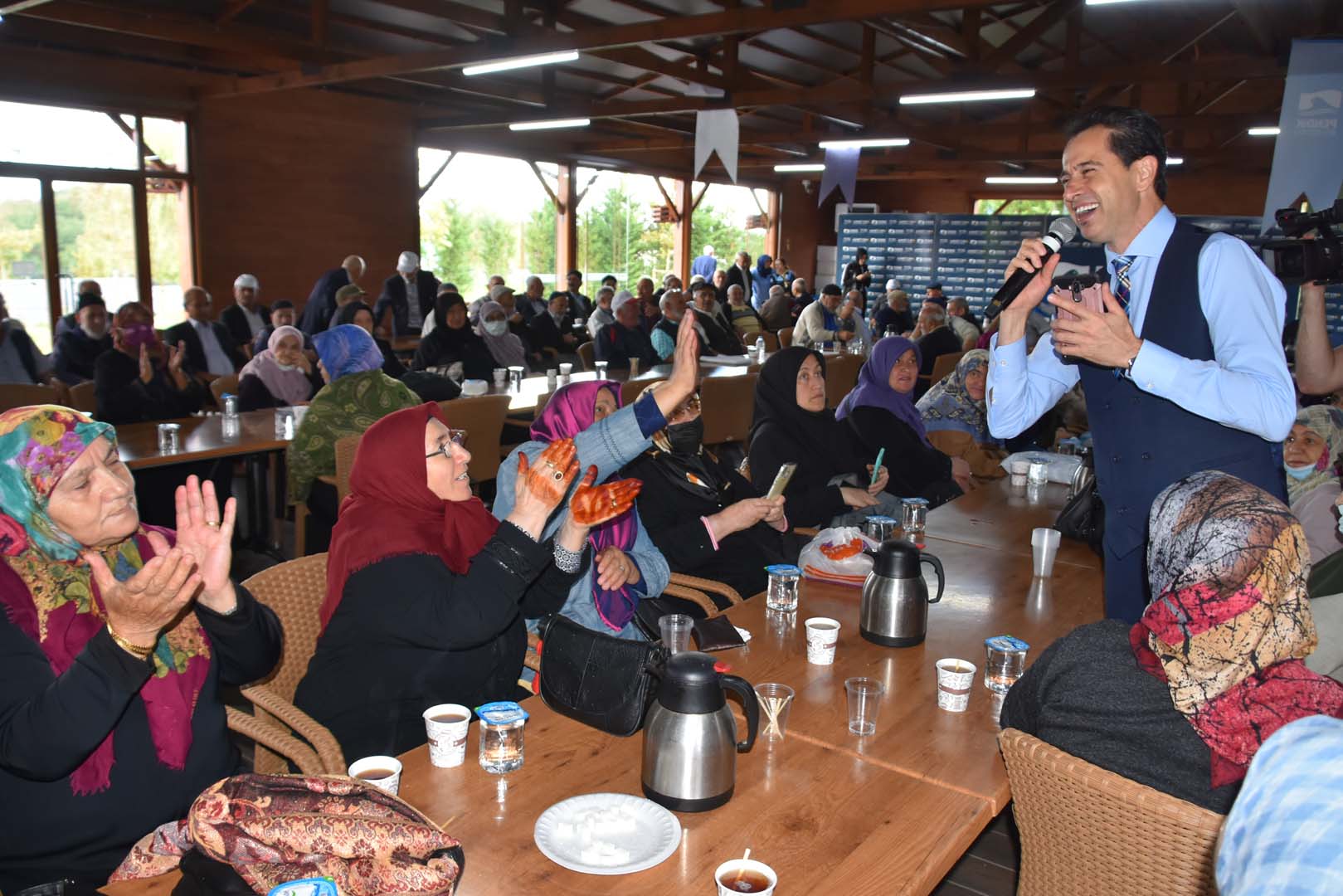 Pendik Belediyesi'nden Yaşlılar Günü'ne özel etkinlik! Unutulmaz bir gün yaşandı!