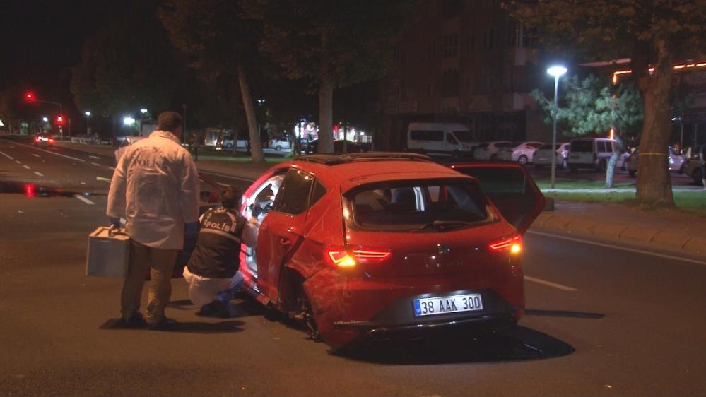 Böyle kardeş olmaz olsun! Tartıştığı kardeşini trafikte sıkıştırıp kurşun yağdırdı