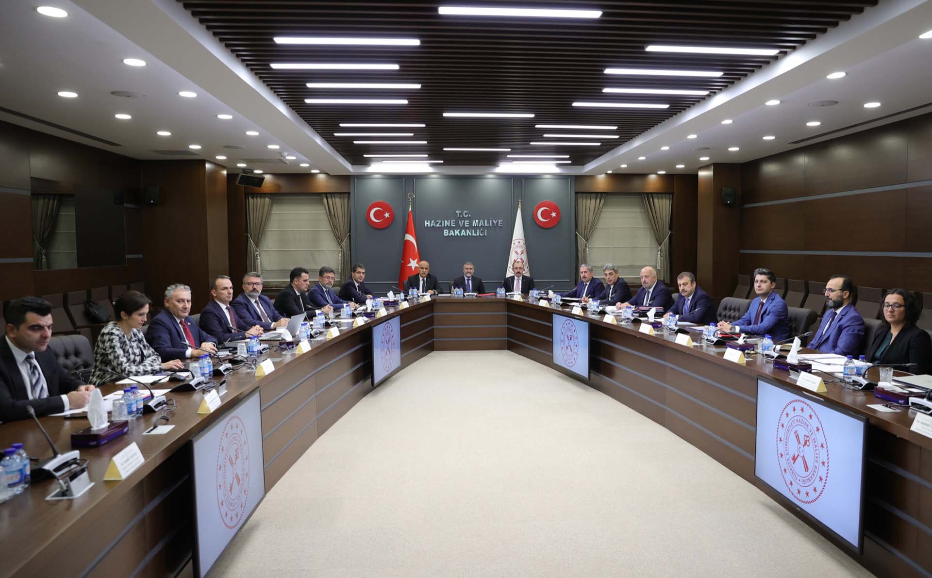 Son dakika | Bakan Nebati duyurdu! Et ve süt üreticileri için güzel haber: TMO, uygun fiyatlı arpa ve mısır satacak