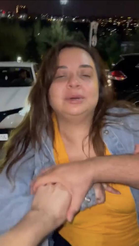 İstanbul'da alkollü kadın sürücüden pes dedirten görüntüler! Polise küfür edip tekme attı!