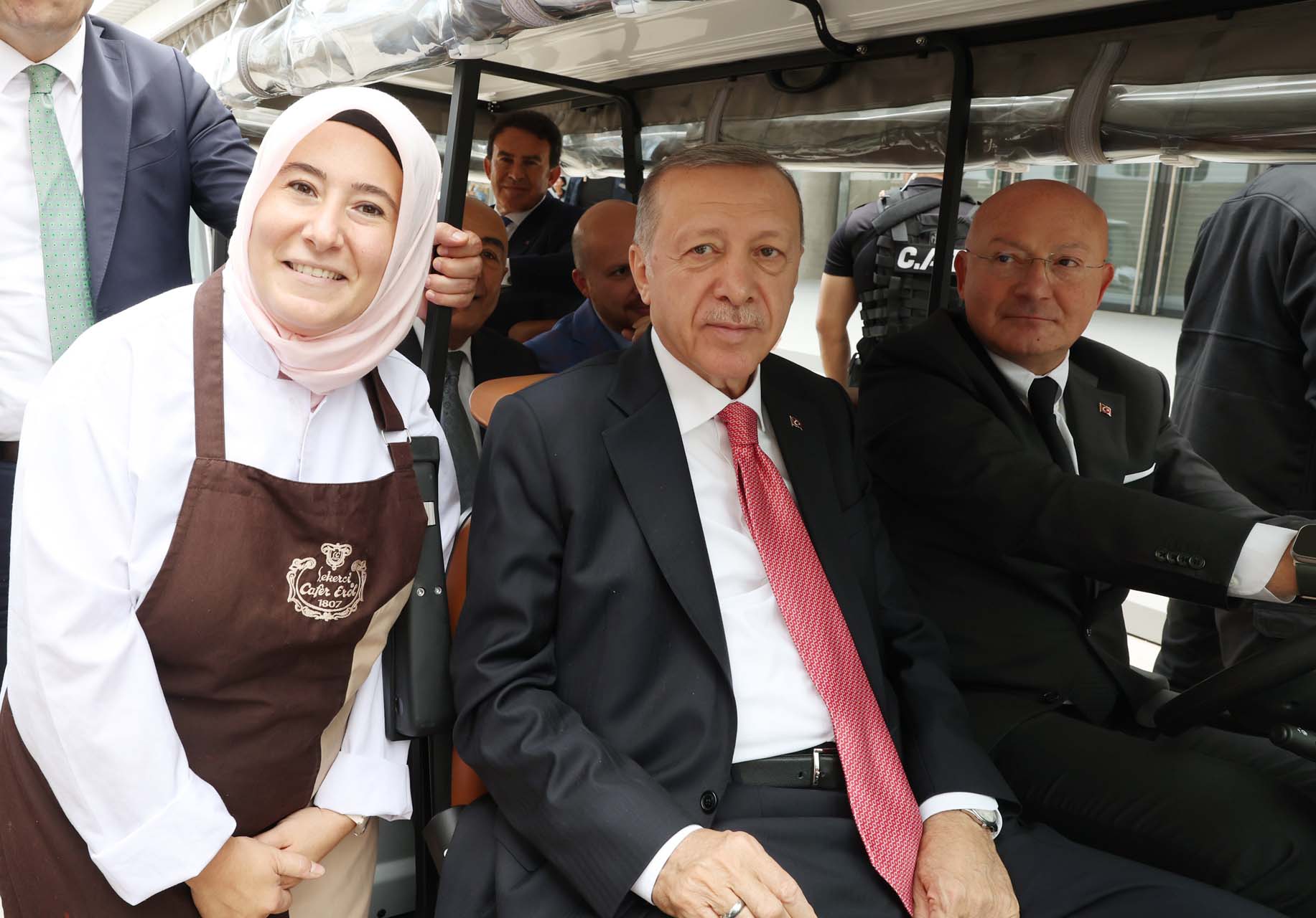 Cumhurbaşkanı Erdoğan, Galaport İstanbul'u ziyaret etti, incelemelerde bulundu! Vatandaşlar yoğun ilgi gösterdi