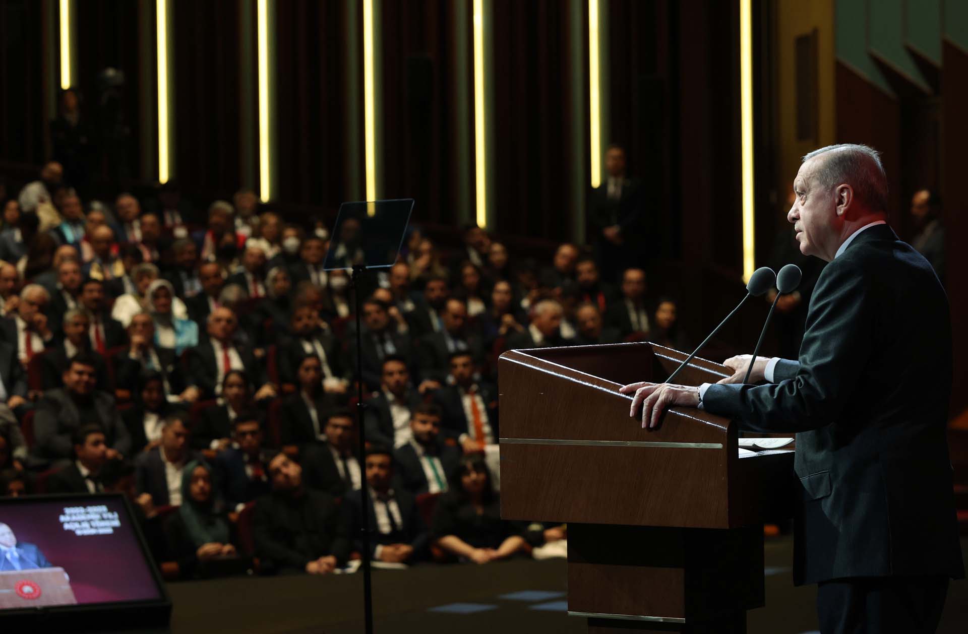 Cumhurbaşkanı Erdoğan, Akademik Yıl Açılış Töreni'nde konuştu, Kılıçdaroğlu'na çağrı yaptı: Dürüstsen gel anayasa değişikliğini yapalım
