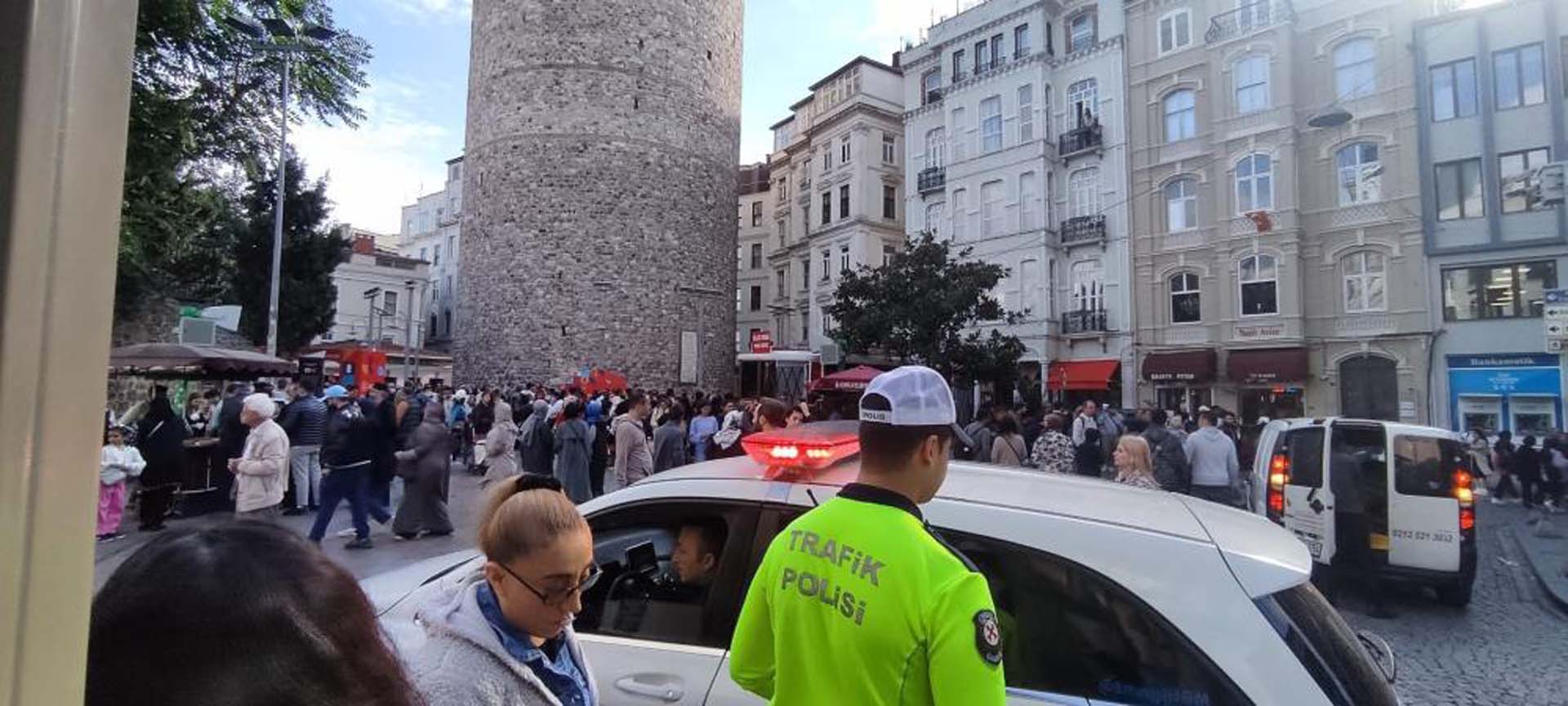 Galata Kulesi'nde korkunç olay! Metrelerce yüksekten atlayarak intihar etti!