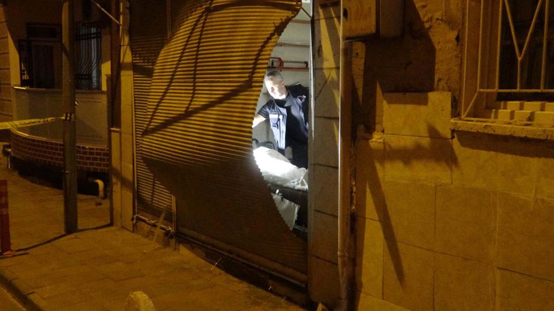 Gaz kaçıran tüpün yanında sigara içmeye çalıştı! Tüm mahalleli felaketten son anda kurtuldu!