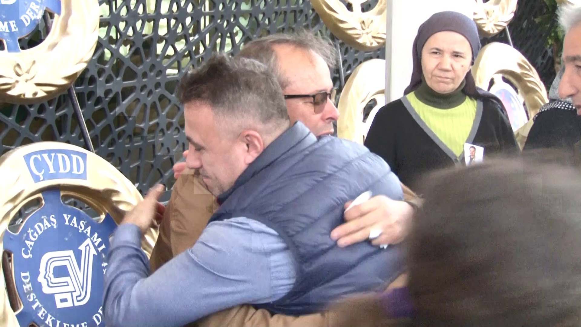 Doktor Buğra Kaan Yücebaş, gözyaşlarıyla toprağa verildi! Annesi gözyaşı döktü: Kopardılar oğlumu, ben doyamadım daha ona