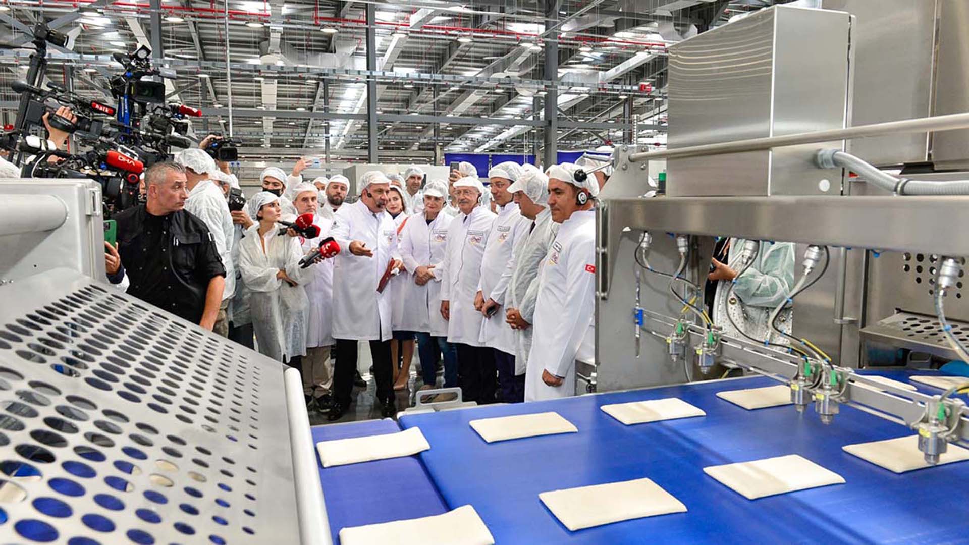 AK Parti Grup Sözcüsü Murat Türkyılmaz, İBB yönetimine sordu: 3 yılda açılan fabrika neden ekmek üretmiyor? 