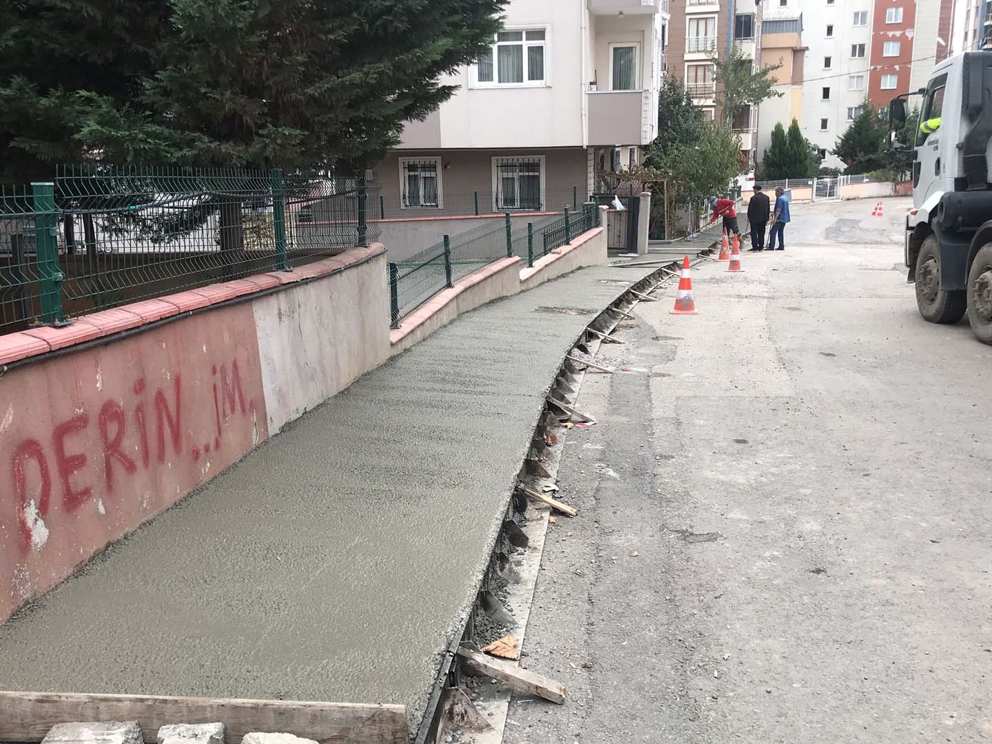 Pendik ilçelerinde kaldırım yenileme ve imar çalışmaları devam ediyor!