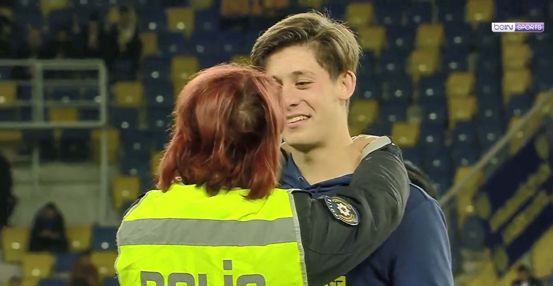 Fenerbahçe - Ankaragücü maçına damga vuran olay! Arda Güler, polis olan teyzesiyle kucaklaştı