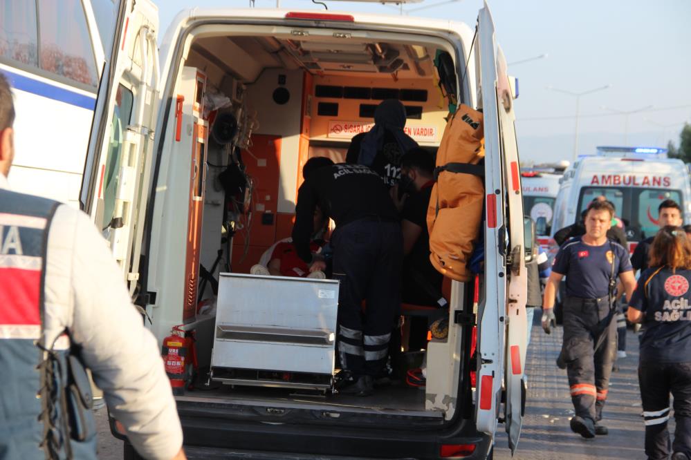 Zincirleme kaza dehşeti yaşattı! Çok sayıda yaralı var