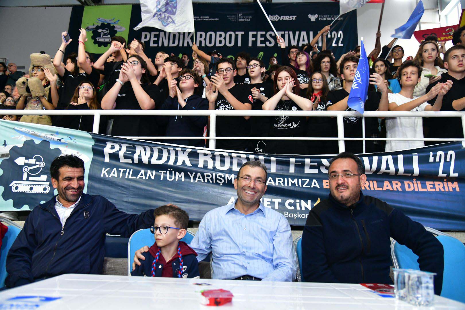 Türkiye'nin dört bir yanından gelen gençler Pendik Robot Festivali'nde buluştu!