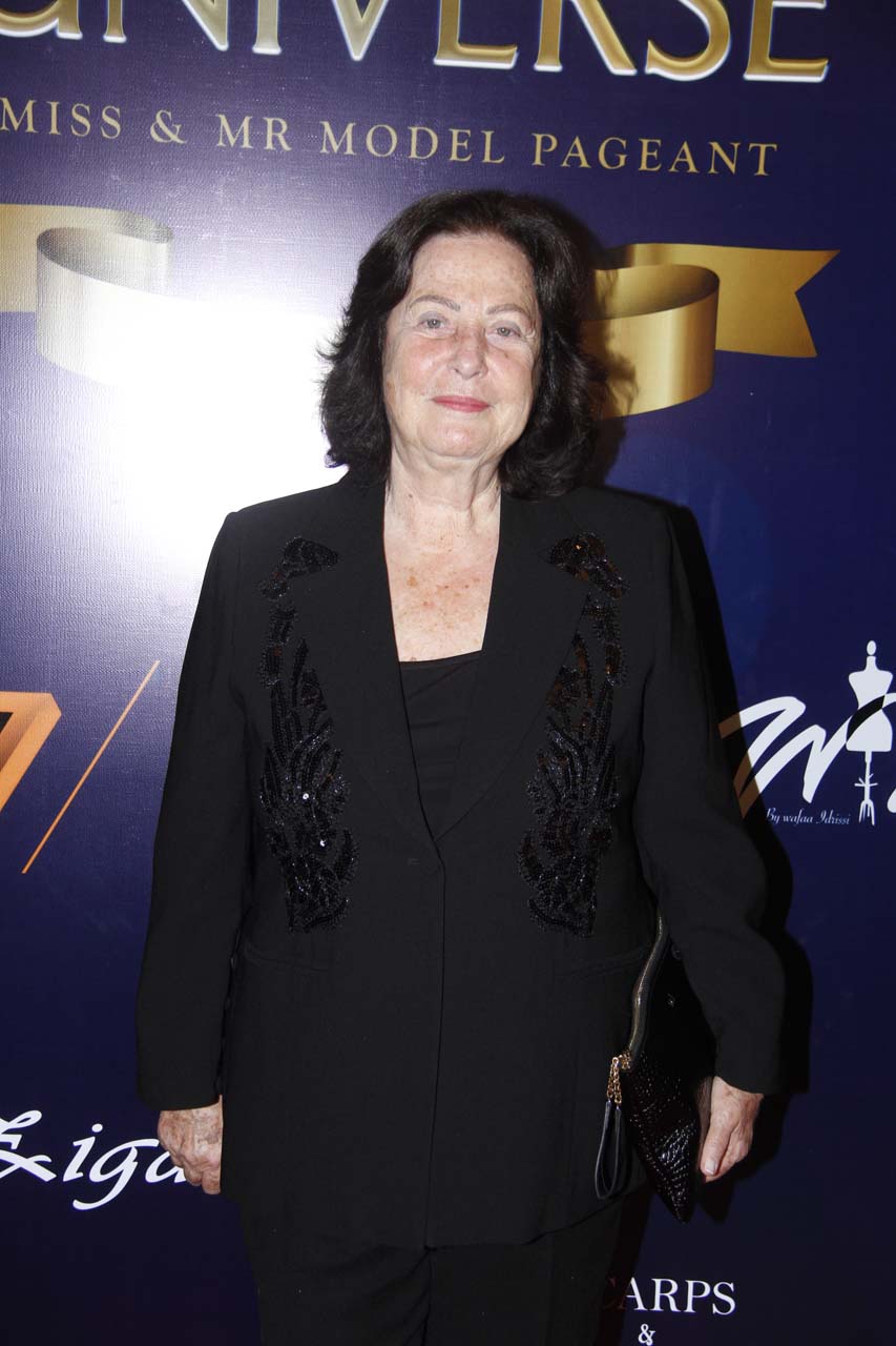 Kainat Modellik Yarışması'nda birincilik Türkiye'nin! Ünlülerin şıklık yarışı kırmızı halıya damga vurdu