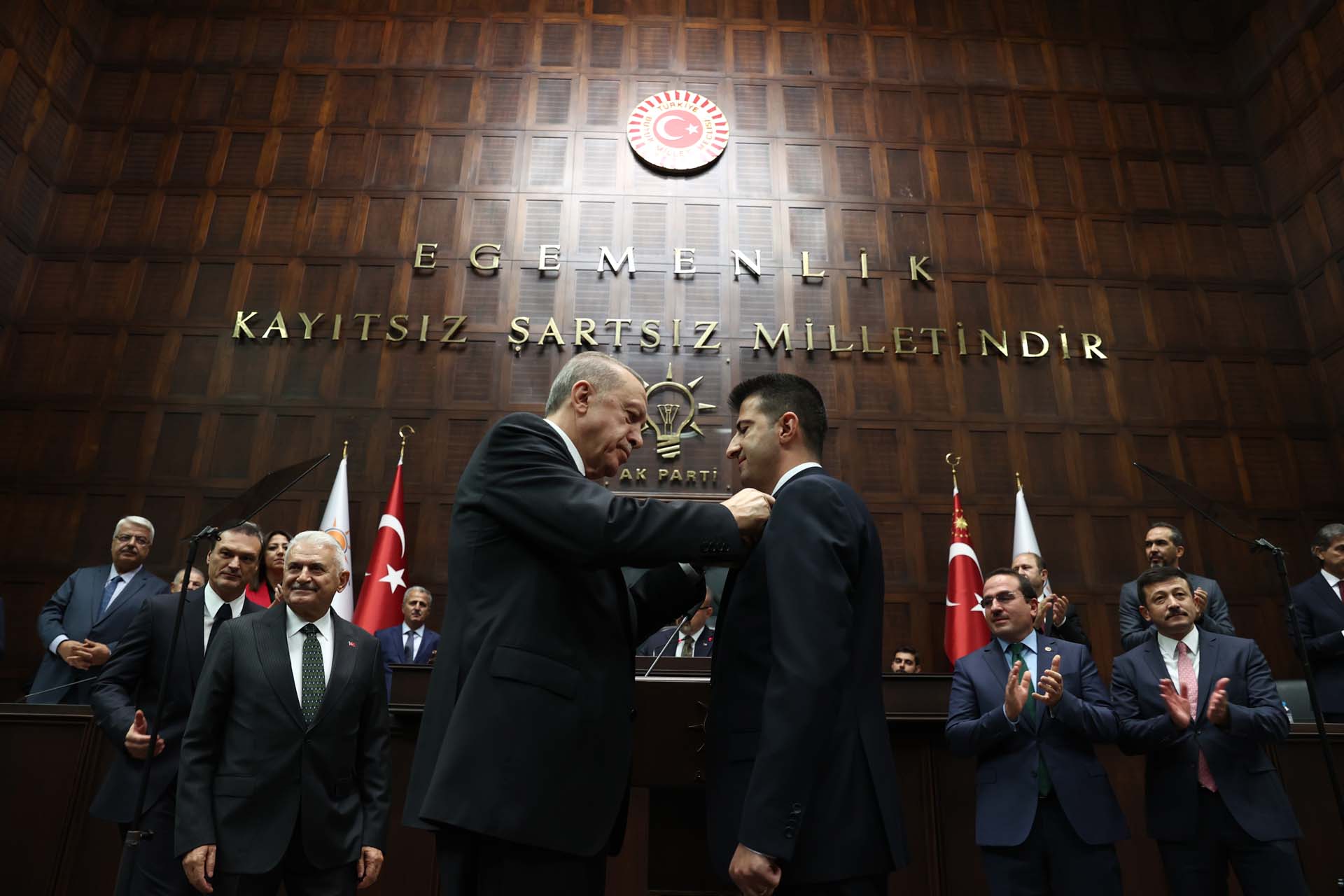 Son dakika | Cumhurbaşkanı Erdoğan, AK Parti Grup Toplantısı'nda konuştu! Asgari ücret zammı için sinyali verdi: Aralık ayında sözümüzü yerine getireceğiz