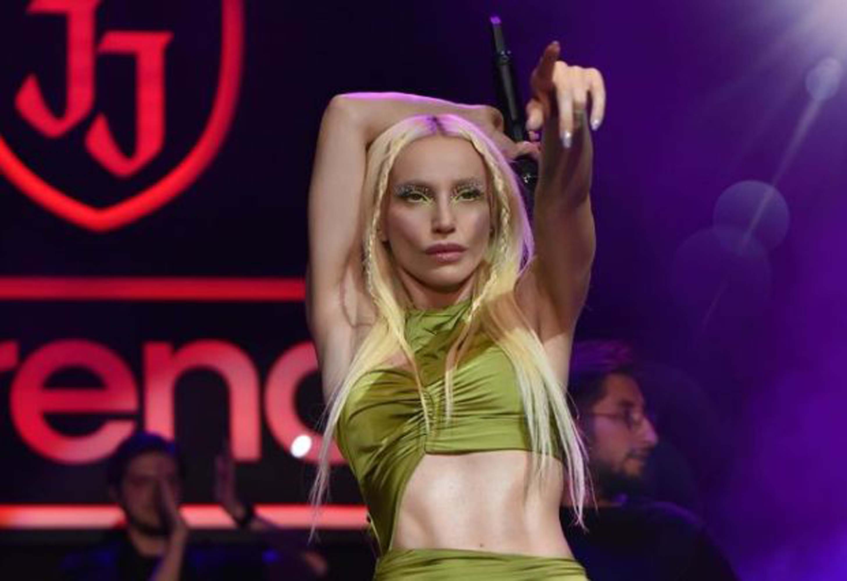 İmam hatiplilere yönelik tepki çeken ifadeleri nedeniyle yargılanan Gülşen, bugün duruşmaya çıktı! Bunlar Gülşen olarak var olmamın cezalandırılması